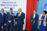 Powiatowa inauguracja rekordowego roku szkolnego 2022/2023. Wręczono awanse nauczycielom i powierzono stanowiska dyrektorom