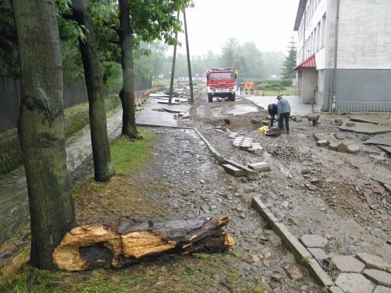 Burza w Górkach Wielkich. Katastrofalna nawałnica [ZDJĘCIA]