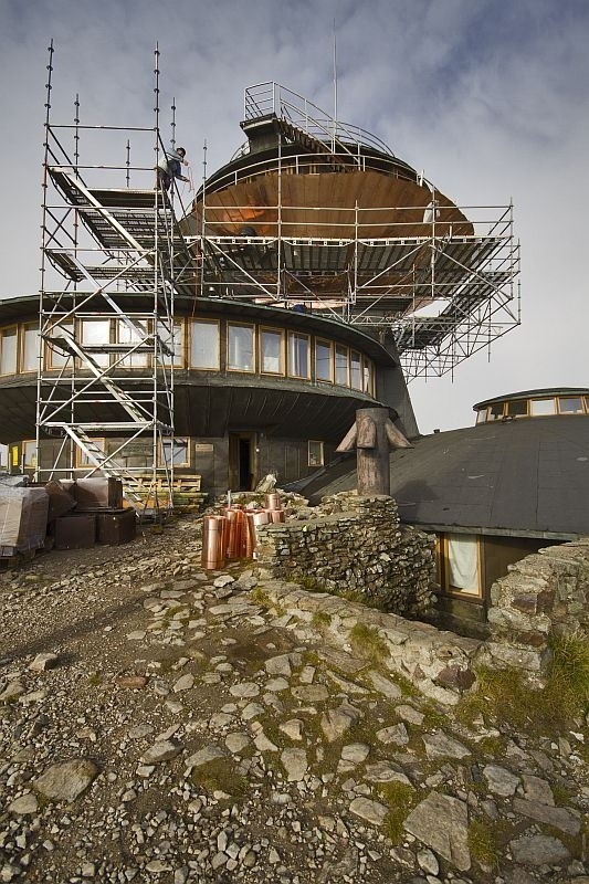 Remontują obserwatorium na Śnieżce (ZDJĘCIA)