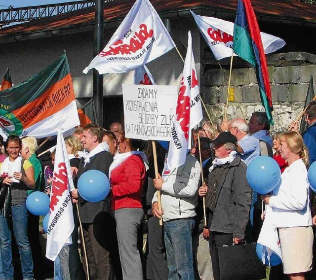 W obronie tarnogórskiego Zakładu Linii Kolejowych pikietowali związkowcy