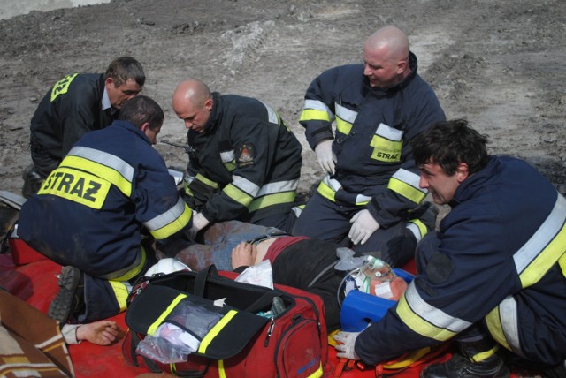 Akcja ratunkowa w Kopalni Węgla Brunatnego "Sieniawa" w Sieniawie przeprowadzona przez jednostki strażackie