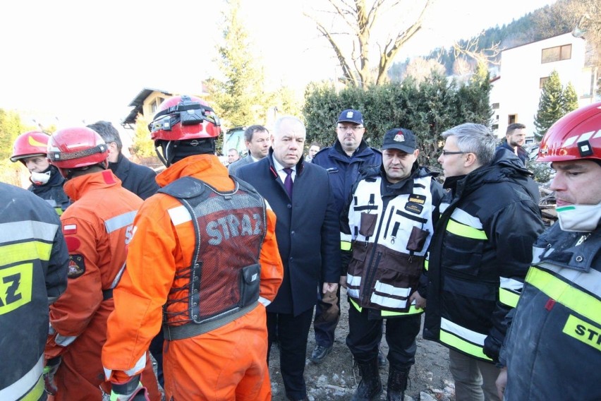 Wybuch gazu w Szczyrku - olbrzymia tragedia. Osiem osób nie żyje, w tym czwórka dzieci. Zakończono akcję ratunkową