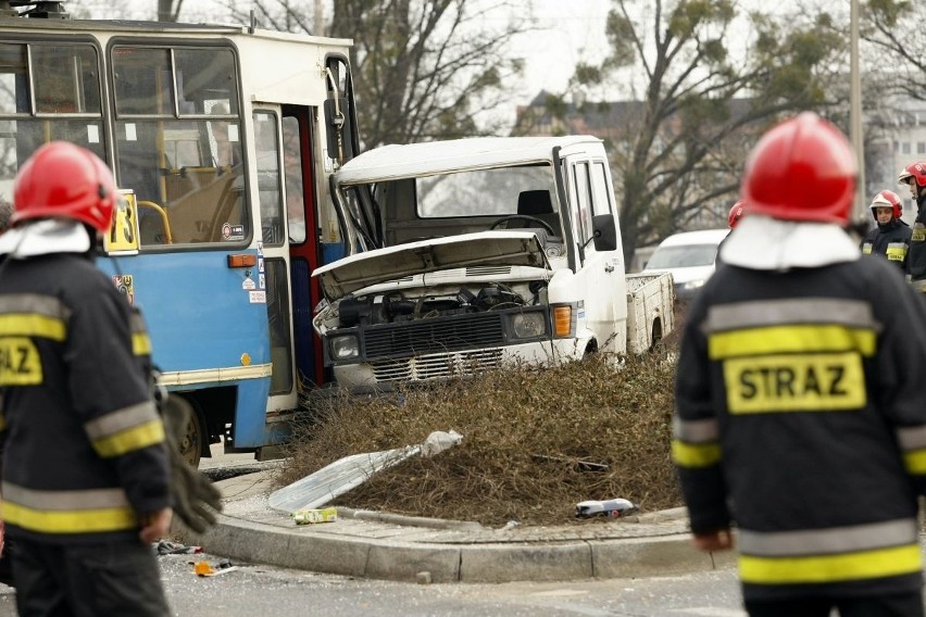 Wrocław: Kolizja tramwaju na Jedności Narodowej