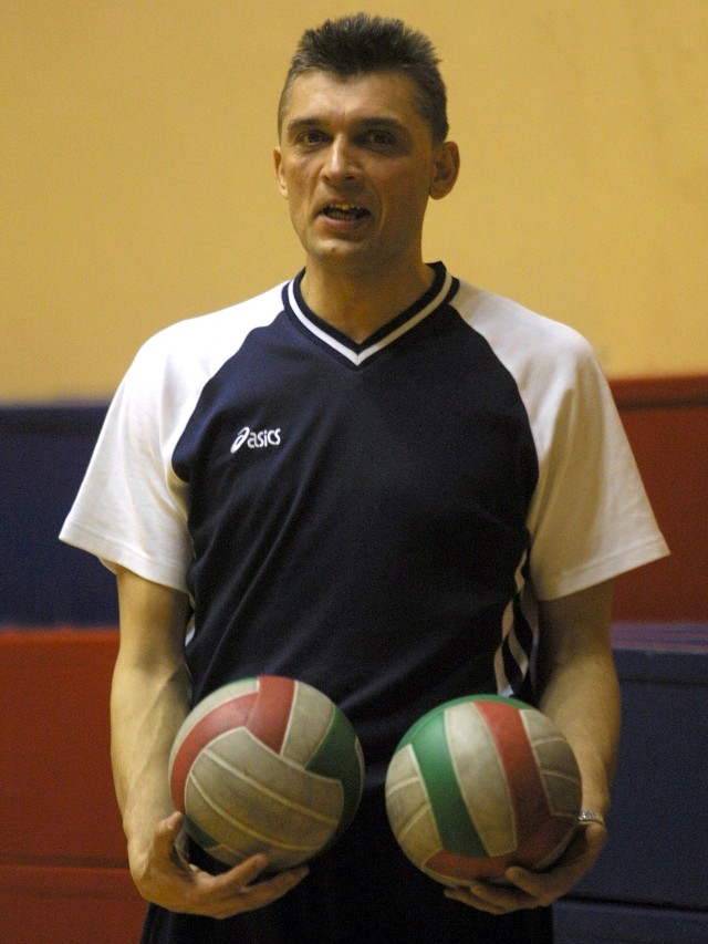 Ireneusz Kłos prowadził Gwardię najpierw w I lidze, potem w III. Dziś jego zespół zagra mecz na szczeblu II ligi.