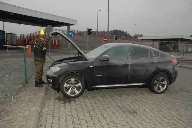 Pogranicznicy zatrzymali BMW X6 [zdjęcia]