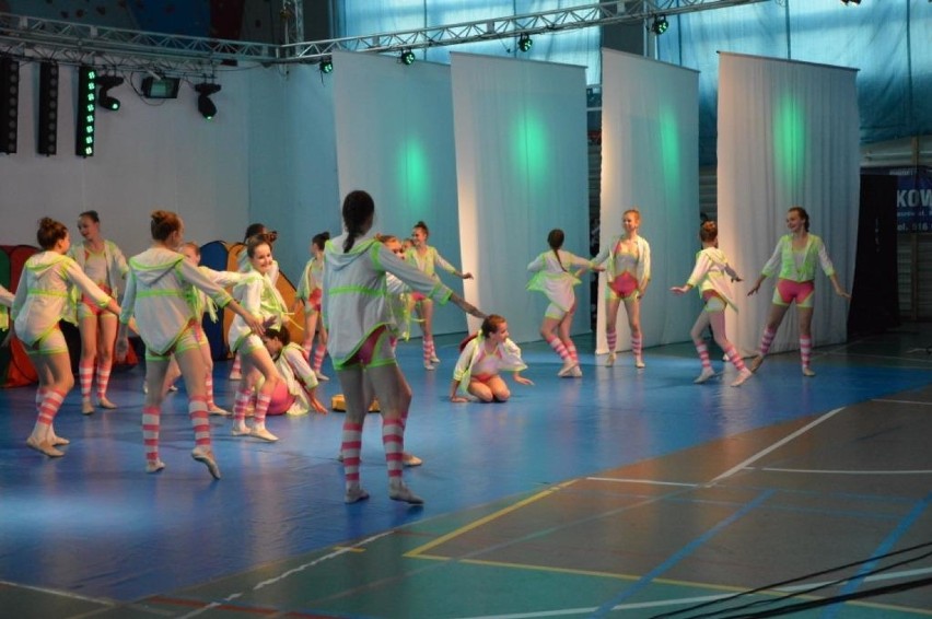 Niezwykłe widowisko taneczne staszowskich "Kleksów" na zakończenie roku artystycznego (ZDJĘCIA)