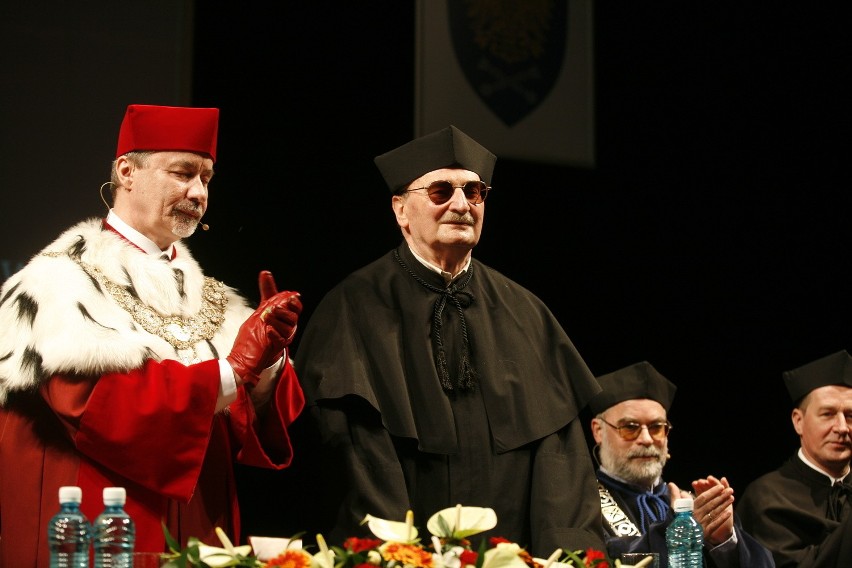 Sławomir Mrożek z doktoratem honoris causa Uniwersytetu...