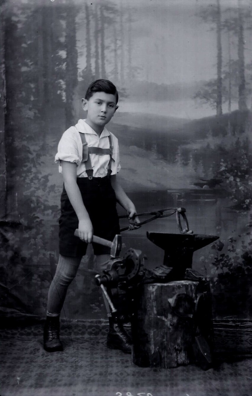 Mali rzeszowianie na dawnych zdjęciach. Fotografie dzieci z Rzeszowa sprzed 100 lat