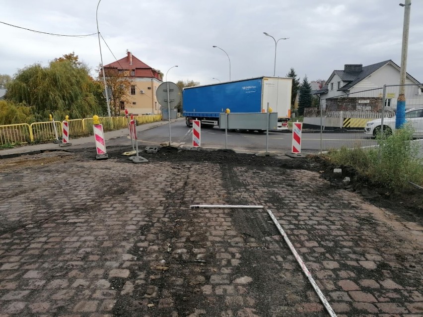 Podczas budowy nowego mostu w Kostrzynie nad Odrą na drodze...