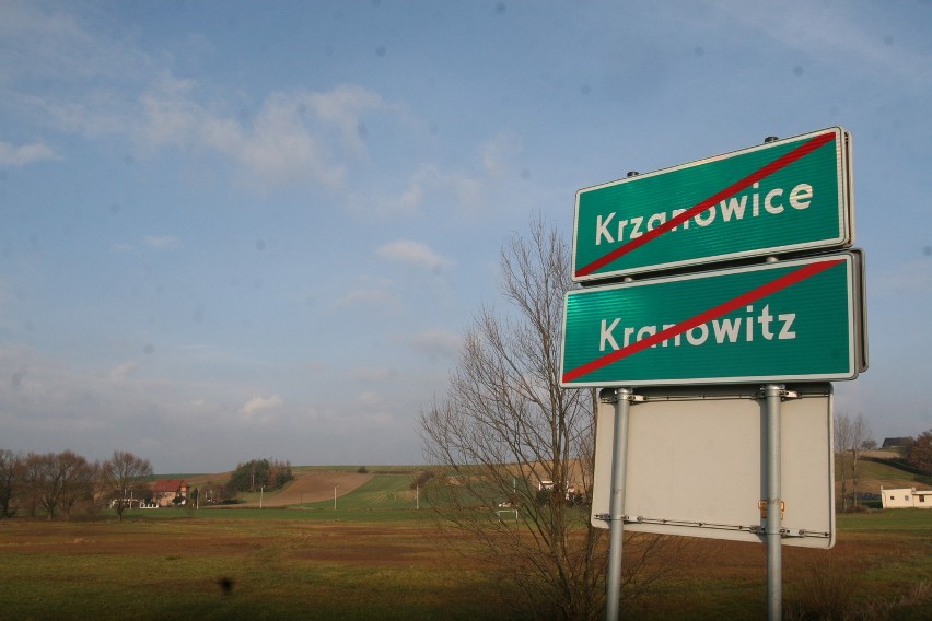 Krzanowice: Burza o niemieckie tablice, które są większe od polskich [ZDJĘCIA]