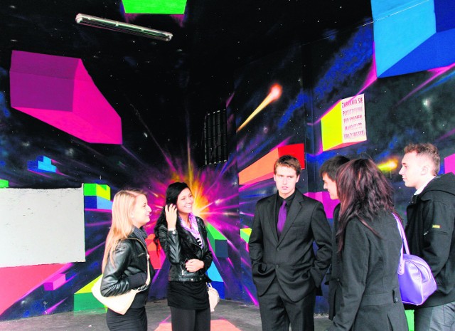 Graffitti na rogu Piotrkowskiej i Tuwima nawiązywało do gry Tetris