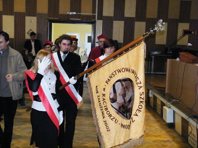 Studenci PWSZ przyszli na inaugurację Uniwersytetu Dziecięcego w Raciborzu