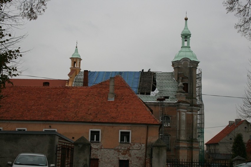 Remont klasztoru w Pyzdrach.