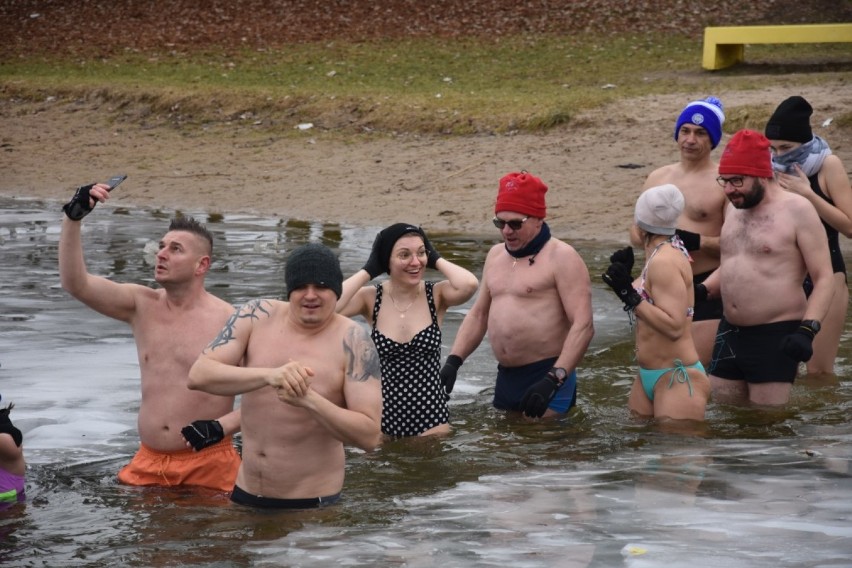 Morsowali i pomagali. Na plaży w Kobylcu także odbyła się akcja dla małej Olgi 