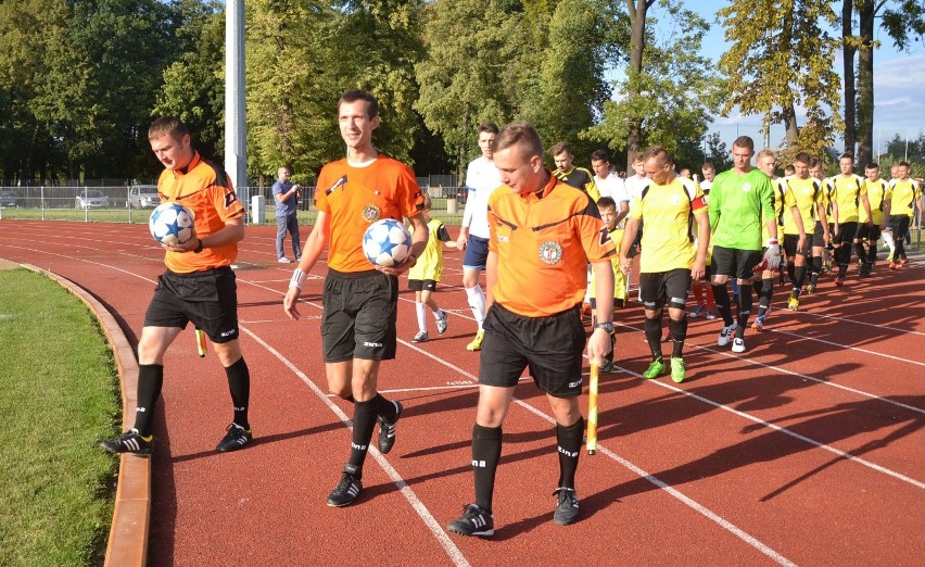 Pomezania - Grom Nowy Staw 0:0 [ZDJĘCIA]. Derby bezbramkowe, ale z jednym nieuznanym golem