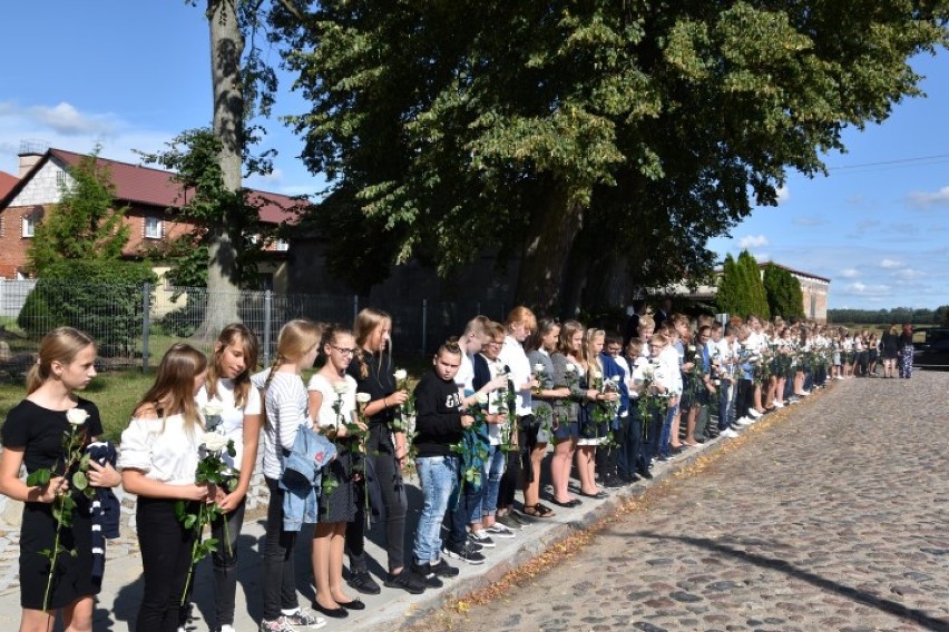 Szkoła była jego życiem. Poświęcił jej niemal pięćdziesiąt lat. Pożegnanie Alojzego Feitka