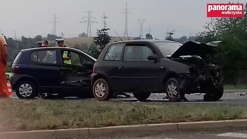 Wypadek na trasie Świebodzice - Wałbrzych [ZDJĘCIA] 