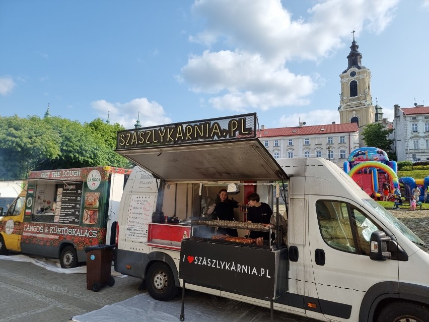 W Przemyślu trwa Street Food Polska Festival. Zobacz, co można zjeść [ZDJĘCIA, WIDEO]
