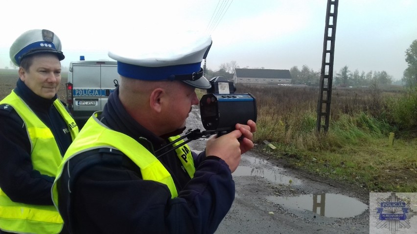 Policjanci z Aleksandrowa Kujawskiego podczas akcji skontrolowali ponad 300 kierowców [zdjęcia]