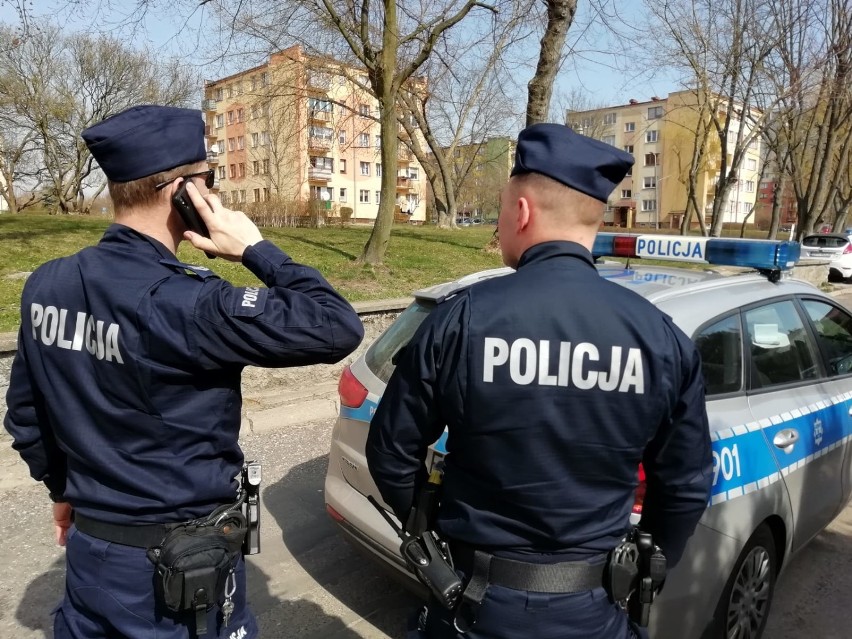 Bełchatów, Koronawirus. Wojsko wspiera policjantów z Bełchatowa w kontrolach osób na kwarantannie