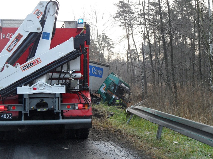 Wypadek w Rybniku. Zderzyły się dwie ciężarówki [ZDJĘCIA]