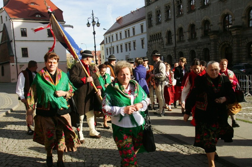 Uroczystości pogrzebowe w legnickiej katedrze (ZDJĘCIA)