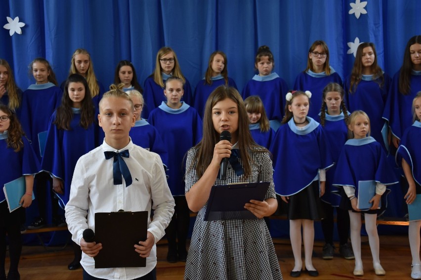 Pierwszaki zostały pasowane na uczniów Szkoły Podstawowej nr 1 w Żninie [zdjęcia, wideo] 