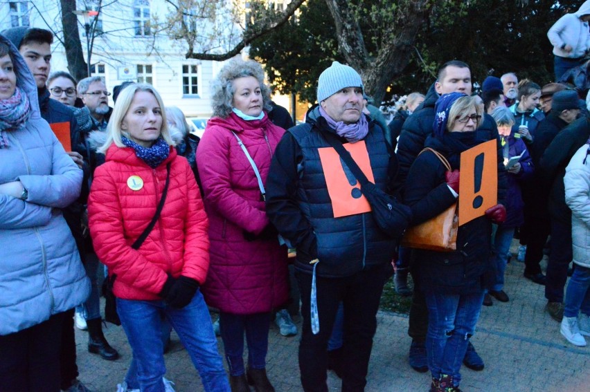 Strajk nauczycieli w Kwidzynie. Na Placu Plebiscytowym odbył się wiec poparcia [ZDJĘCIA]