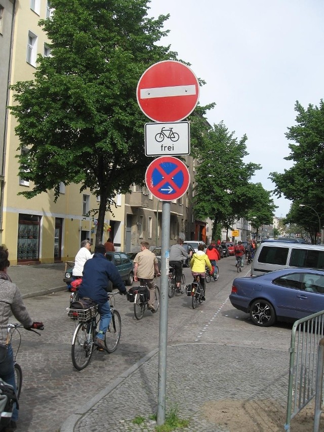 &#8222;Zakaz wjazdu&#8221;? Nie dla rowerów! Ulica jednokierunkowa udostępniona dla rowerzystów w obie strony.