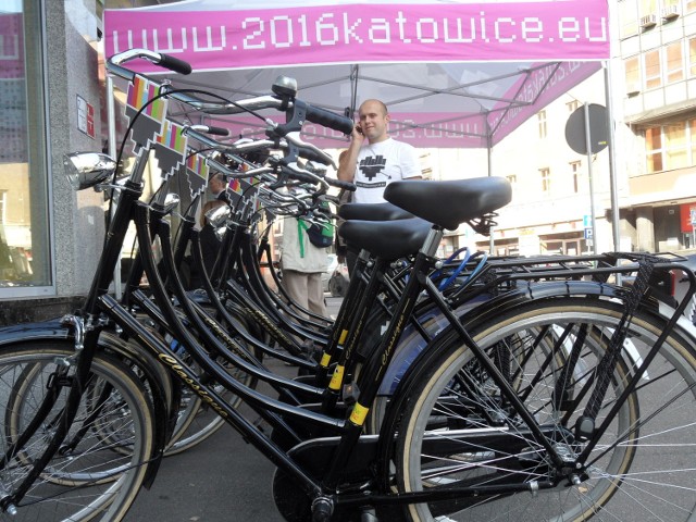 To mobilna wypożyczalnia biura ESK, w ubiegłym roku stanęła m.in. przy rynku