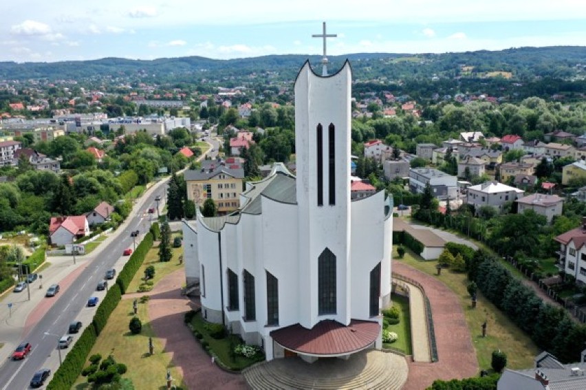 10. Parafia Matki Bożej Anielskiej w Dębicy, kościół Ducha Świętego