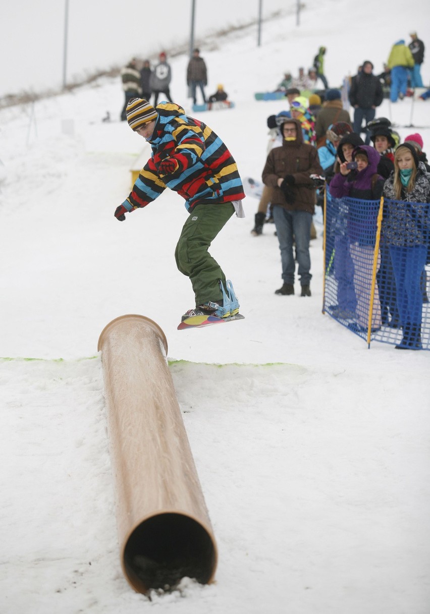 Rzutem na taśmę przed wiosną - zawody snowboardowe w Sosnowcu [ZDJĘCIA]