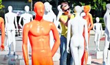 Wrocław: Kolorowe manekiny pomogą wrócić do zdrowia chorym na raka