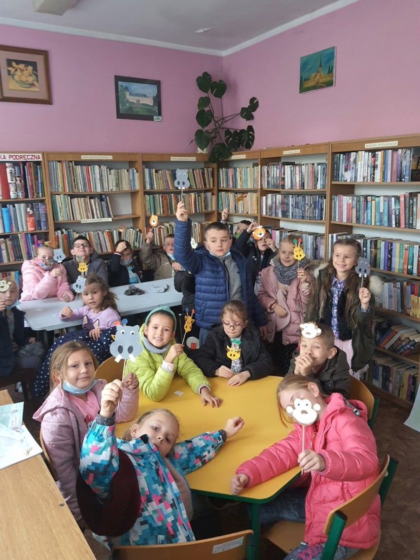 Piosenka promująca czytelnictwo trafiła do bibliotek gminy Kłodzko