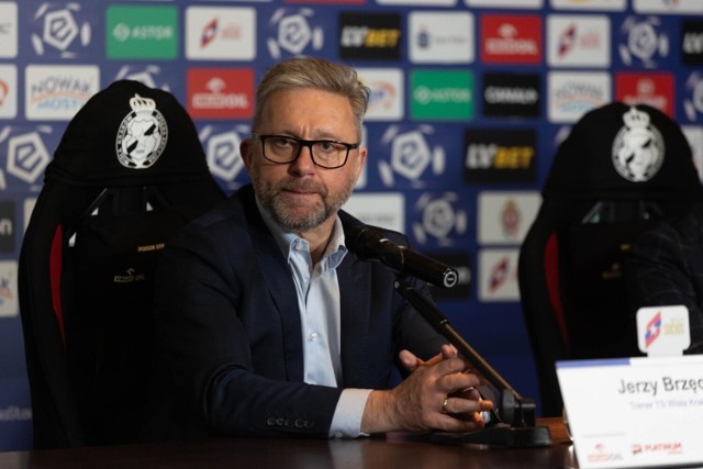 03.04.2022 krakow
pilka nozna ekstraklasa mecz wisla krakow piast gliwice trener jerzy brzeczek
 fot. anna kaczmarz /  polska press