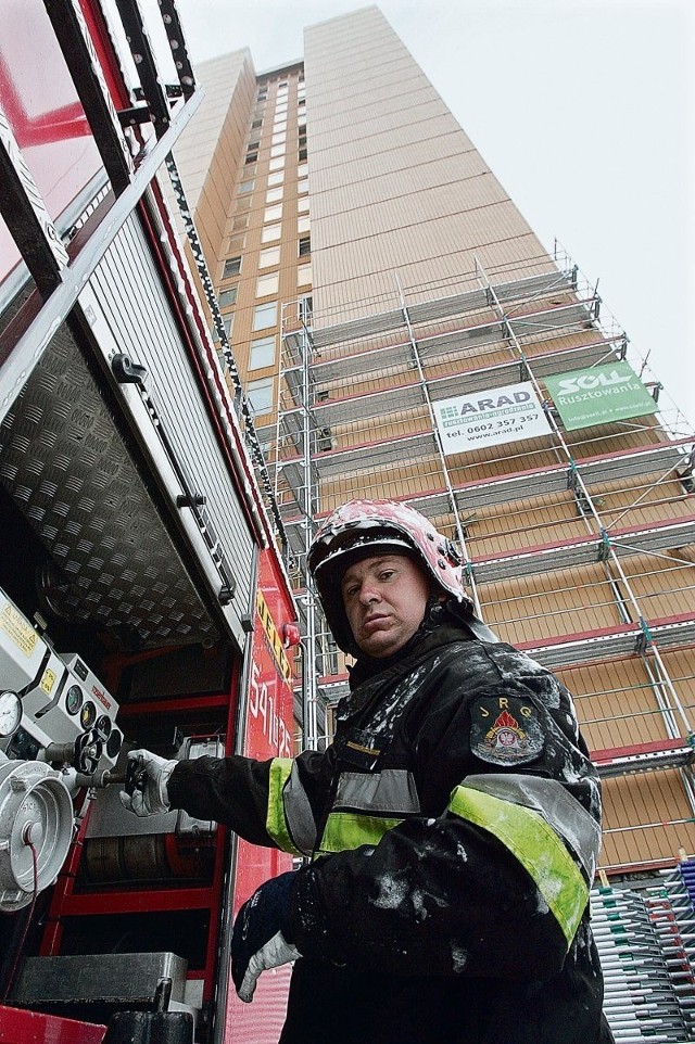 Ewakuację wieżowca wrocławscy strażacy przećwiczyli rok temu, przed zburzeniem Poltegoru