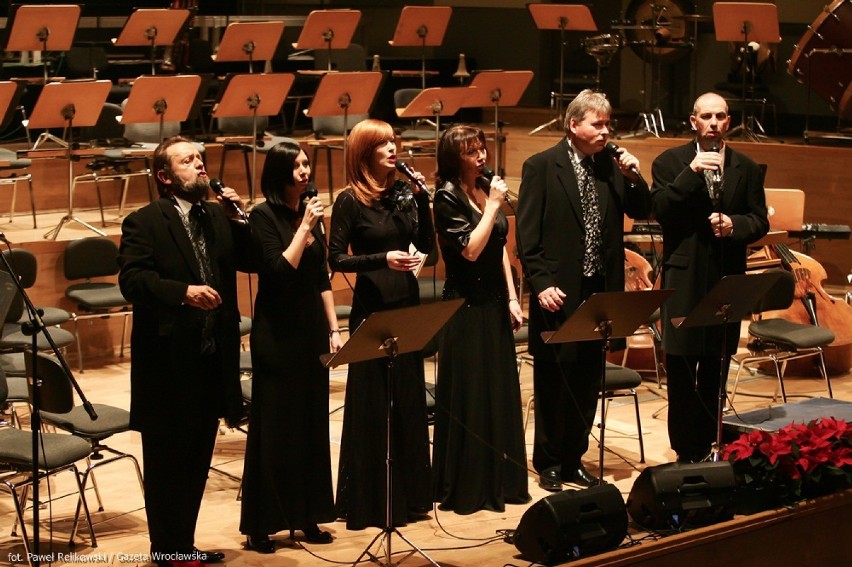 Spirituals Singers Band jubileuszowy koncert zaczął kolędami