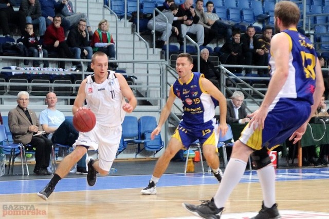 TKM Włocławek - Basket Piła.
Kwarty: 14:21, 17:13, 15:11, 14:15, dogrywka 2:14