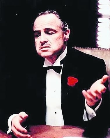 M. Brando jako Vito Corleone w Ojcu chrzestnym