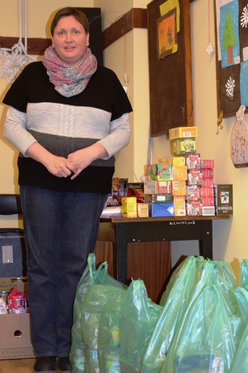 Stu wolontariuszy, tona żywności. Gmina Puławy przygotowała paczki dla najuboższych (ZDJĘCIA)