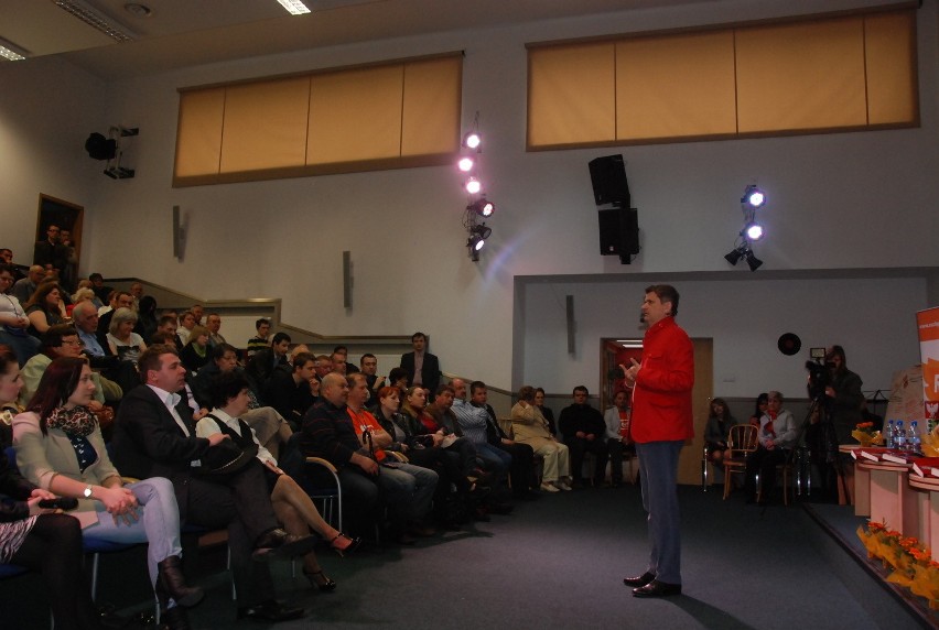 Dąbrowa Górnicza Janusz Palikot w bibliotece