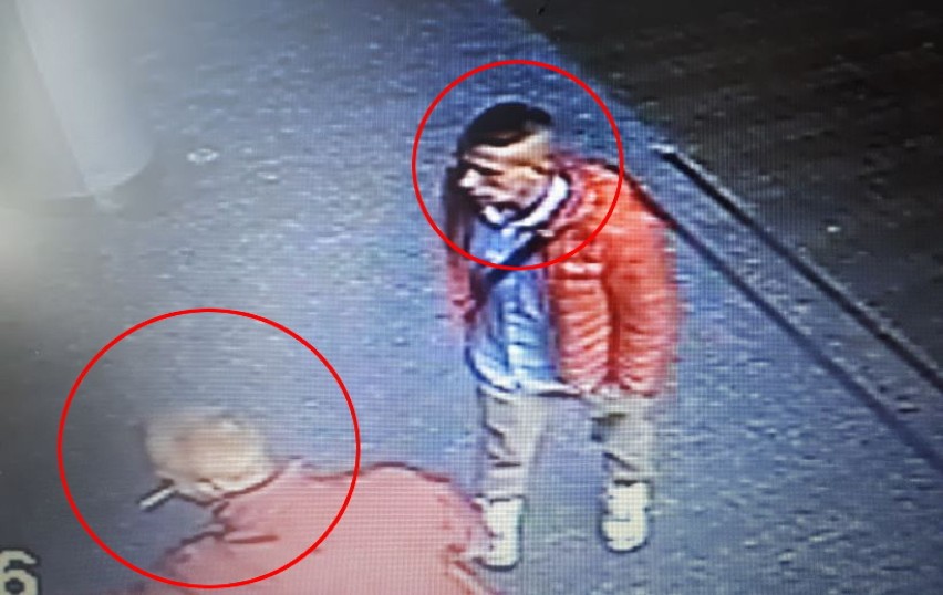 Policjanci z Gdyni Śródmieścia poszukują dwóch mężczyzn podejrzewanych o dokonanie napadu w czerwcu tego roku. Ujawniono ich fotografie 