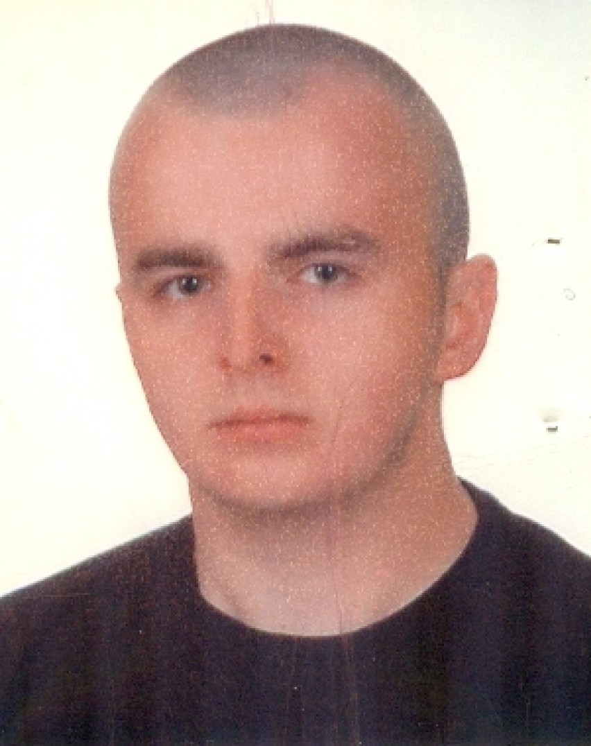 Zaginiony : 

Piotr KOZAR

lat 35

zam. Tomaszów Mazowiecki,...