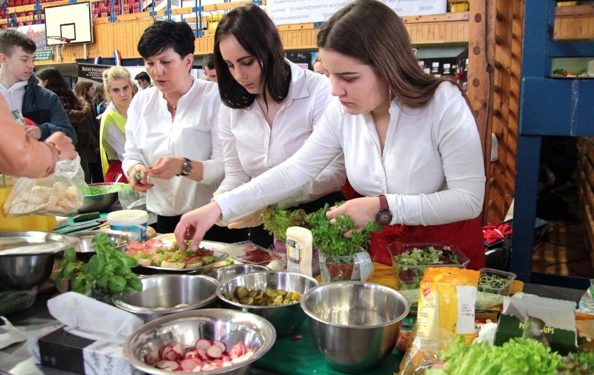 Zespół Szkół  Gastronomiczno-Hotelarskich w...