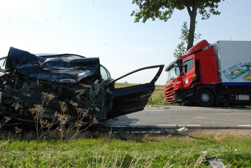 Polichna: Zderzenie volvo ze scanią. Jedna osoba ranna