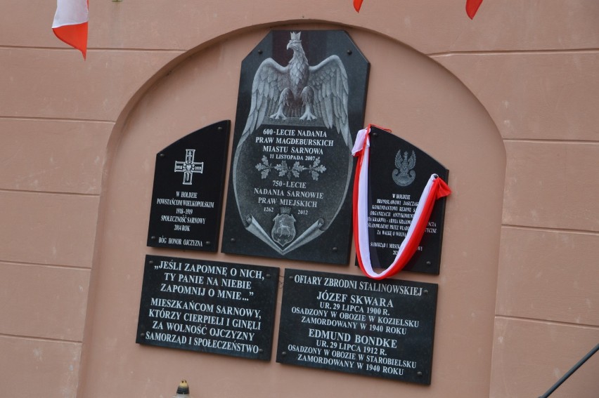 Odsłonili tablicę upamiętniającą Bronisława Jasiczaka w Sarnowie. Był komendantem organizacji antykomunistycznej [ZDJĘCIA]
