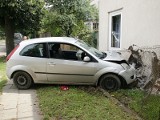 Łódź: pijany kierowca wjechał w dom (ZDJĘCIA)
