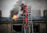 Pożar na Próchnika. W Łodzi znów płonęła kamienica (Zdjęcia)