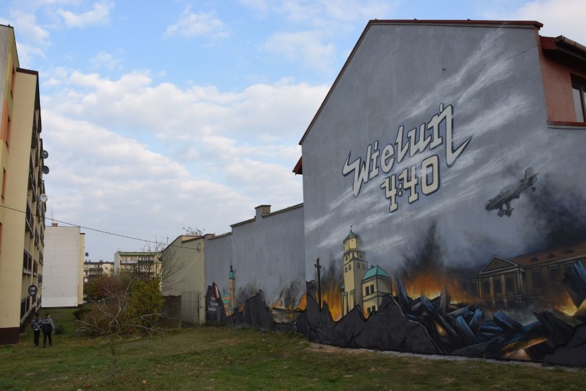 Nowy mural z historycznymi motywami powstał w Wieluniu [FOTO]