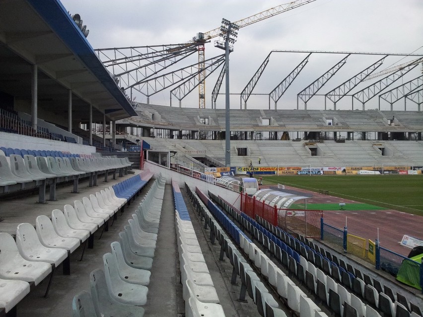 Budowa stadionu Górnika Zabrze: Zobacz, jak montują dach [NAJNOWSZE ZDJĘCIA]
